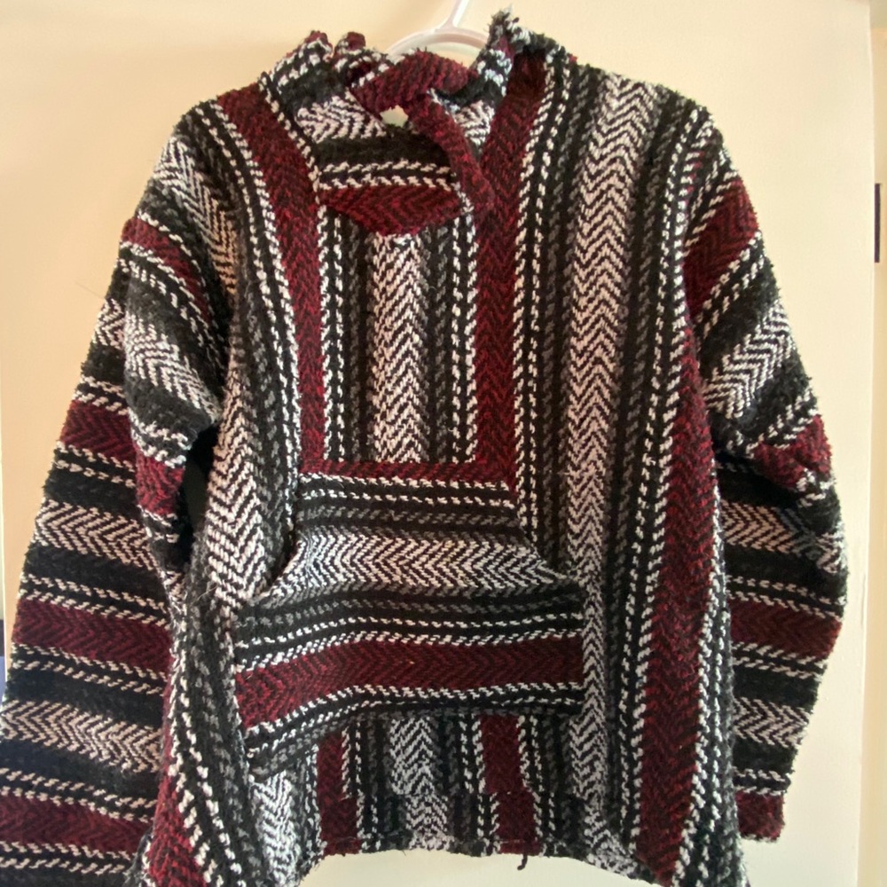 Size Lg Women’s Pull Over Sweater